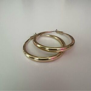Elegant Gold Hoop Earrings